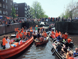Tour boats at the Korte Prinsengracht canal, with the Eenhoornsluis sluice