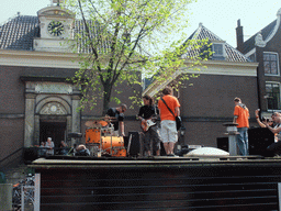 Musicians on top of a boat at the Prinsengracht canal