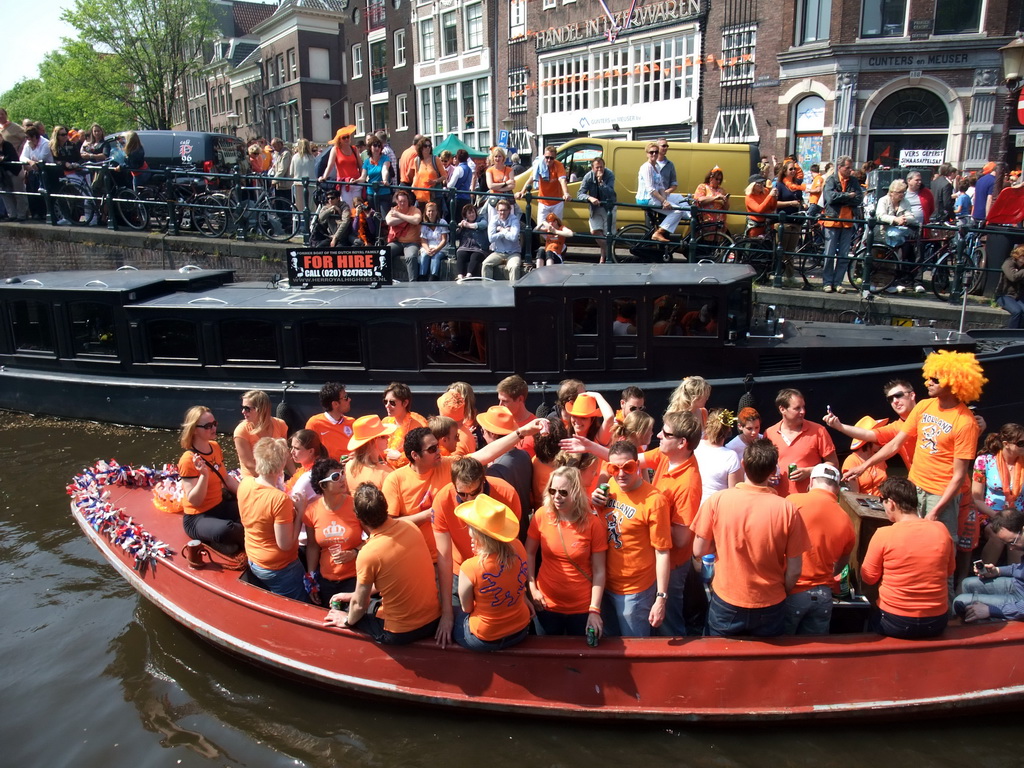 Tour boat at the Prinsengracht canal