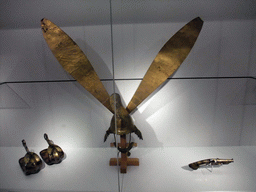 Japanese spurs, helmet and gun in the Asian Pavilion of the Rijksmuseum