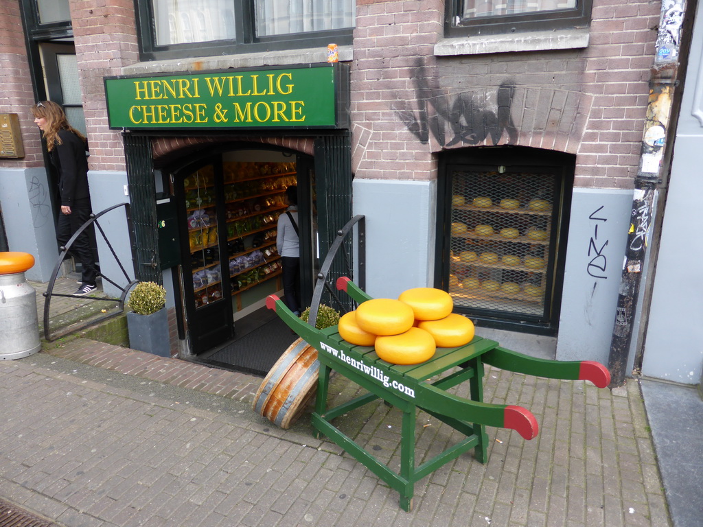 Henri Willig cheese shop at the Singel canal