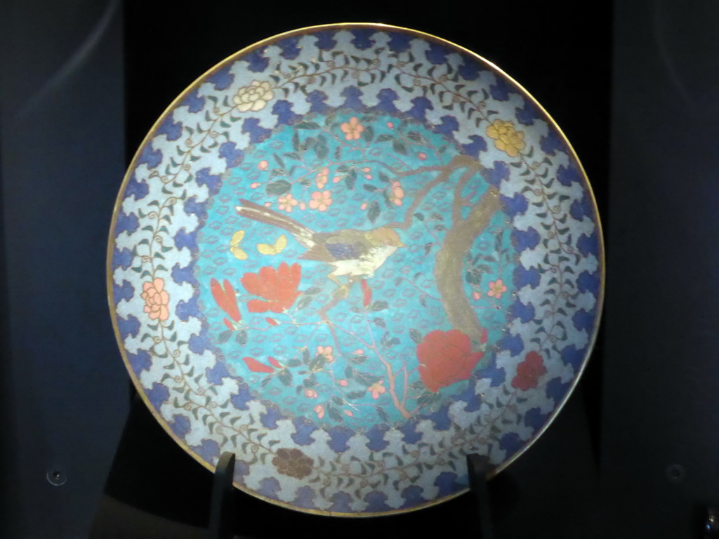 Painted porcelain plate at the Ming dynasty exhibition at the Nieuwe Kerk church