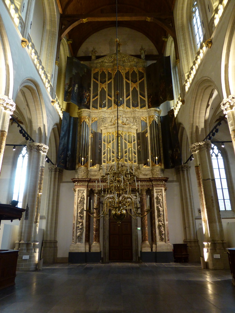 The nave and organ of the Nieuwe Kerk church