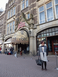 Miaomiao at the front of the Amsterdam Dungeon at the Rokin street