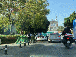 Bride and groom at the Antalya Inönü Meydani park, viewed from the taxi at the 1264. Sokak alley