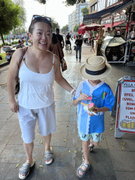 Miaomiao and Max with an ice cream at the Cumhuriyet Caddesi street