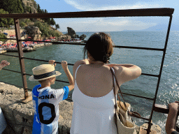 Miaomiao and Max at the Pier at the Roman Harbour, with a view on the Mermerli Plaji beach