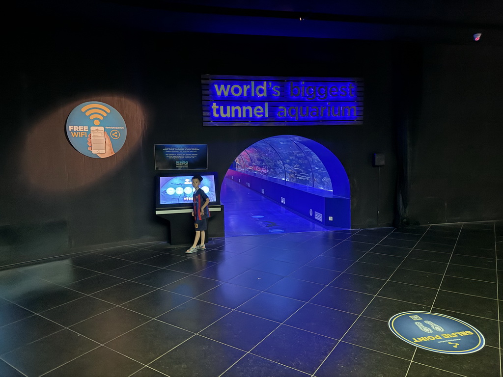 Max in front of the entrance to the World`s Biggest Tunnel Aquarium at the Ground Floor of the Aquarium at the Antalya Aquarium