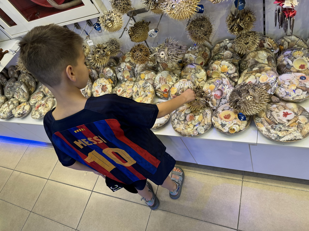 Max at the souvenir shop at the Ground Floor of the Aquarium at the Antalya Aquarium