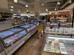 Miaomiao and Max at the MMM Migros supermarket at the ground floor of the Mall of Antalya