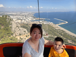 Miaomiao and Max at the Tünektepe Teleferik Tesisleri cable car, with a view on the west side of the city, the city center, the Gulf of Antalya and the Setur Antalya Marina