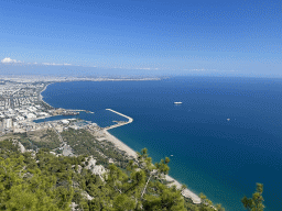 The west side of the city, the city center, the Gulf of Antalya and the Setur Antalya Marina, viewed from the Tünektepe Teleferik Tesisleri upper station at the Tünek Tepe hill