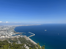 The west side of the city, the city center, the Gulf of Antalya and the Setur Antalya Marina, viewed from the Tünektepe Teleferik Tesisleri upper station at the Tünek Tepe hill