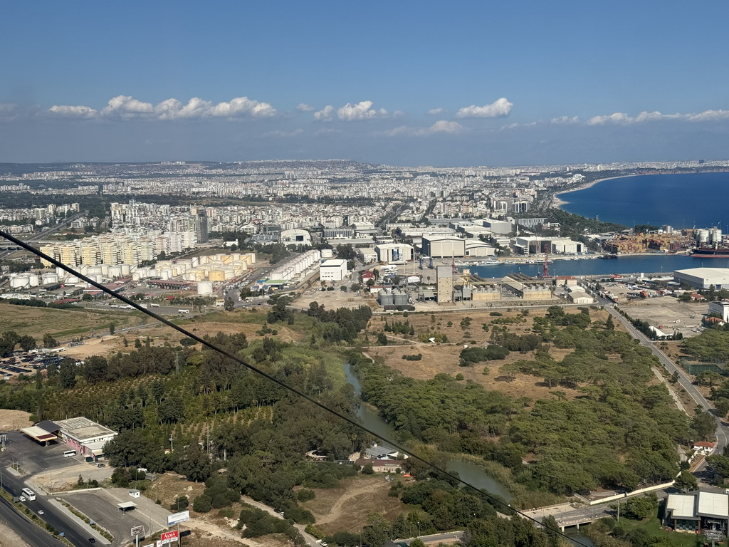 The west side of the city, the city center, the Gulf of Antalya and the Setur Antalya Marina, viewed from the Tünektepe Teleferik Tesisleri cable car