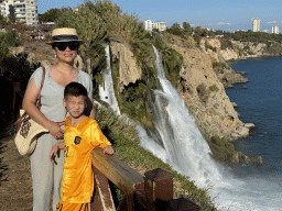 Miaomiao and Max at the Düden Park, with a view on the Lower Düden Waterfalls