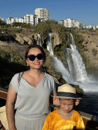 Miaomiao and Max at the Düden Park, with a view on the Lower Düden Waterfalls