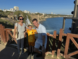 Tim, Miaomiao and Max at the Düden Park, with a view on the Lower Düden Waterfalls