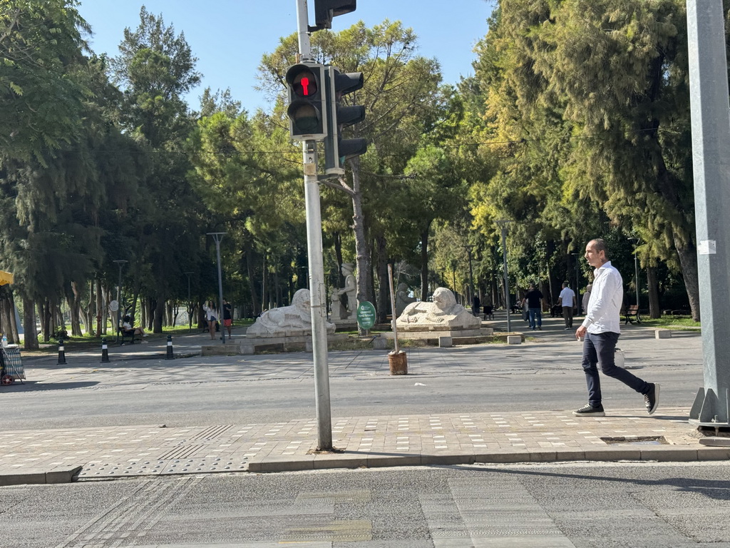 Statues at the east side of the Karaalioglu Park, viewed from the taxi on the Isiklar Caddesi street