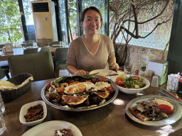 Miaomiao eating kebab at the Pasa Bey Kebap restaurant