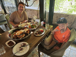 Miaomiao and Max eating kebab at the Pasa Bey Kebap restaurant