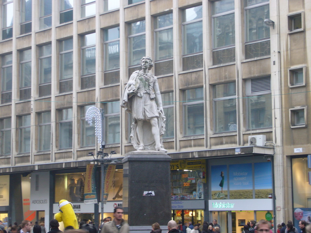 Statue of Antoon van Dyck at the east end of the Meir street