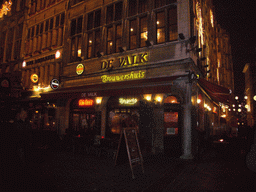 Front of the De Valk restaurant at the Grote Markt square, by night