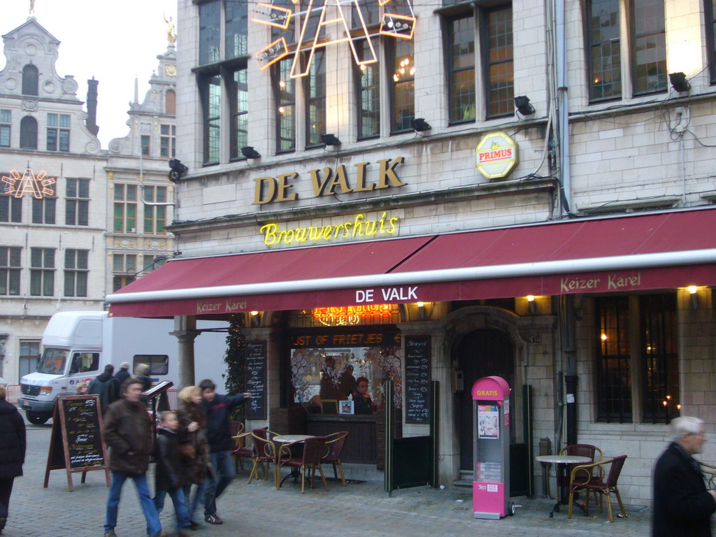Front of the De Valk restaurant at the Grote Markt square