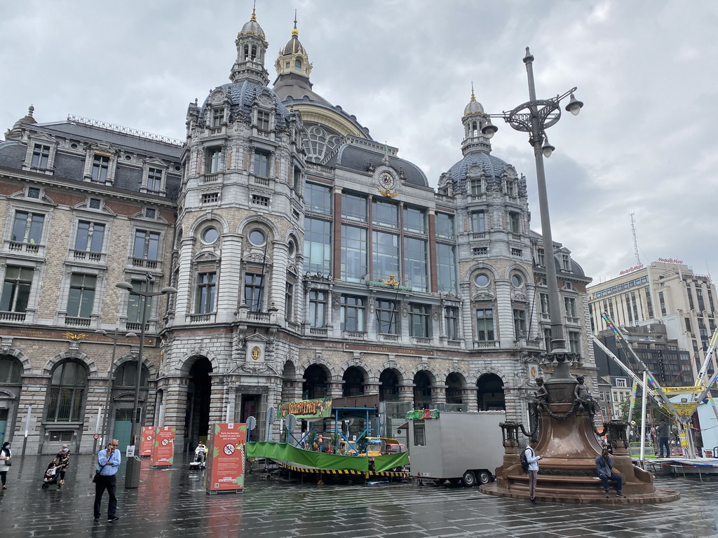 Funfair and the front of the Antwerp Central Railway Station at the Koningin Astridplein square