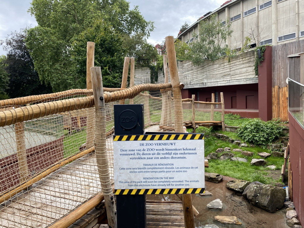 Enclosure being renovated at the Antwerp Zoo, with explanation