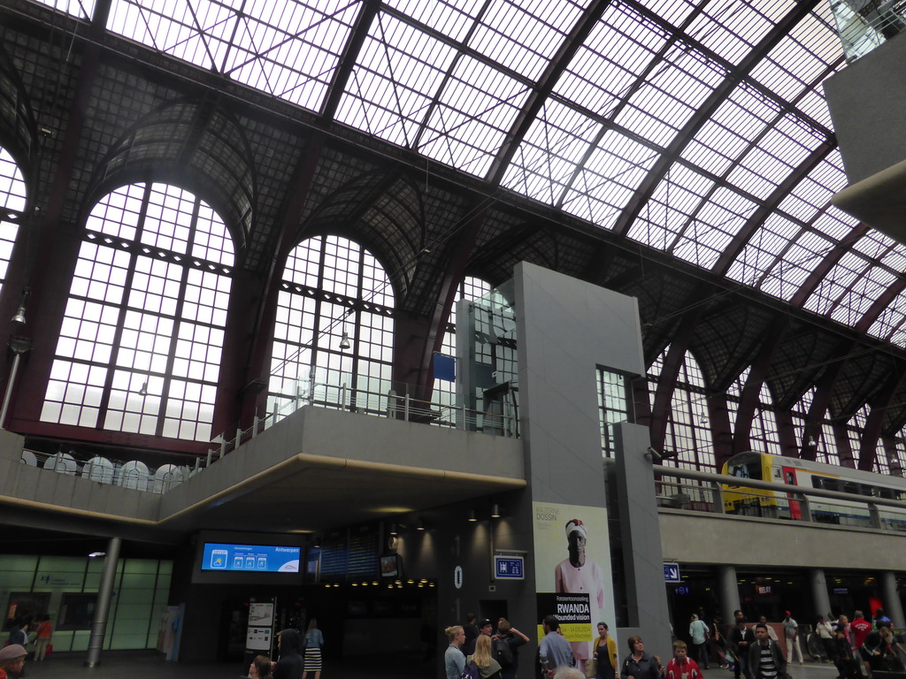 Platform hall of the Antwerp Central Railway Station