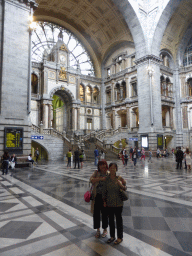 Miaomiao and her mother at the main hall of the Antwerp Central Railway Station