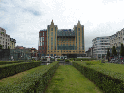 The Koningin Astridplein square and the front of the Radisson Blu Astrid Hotel