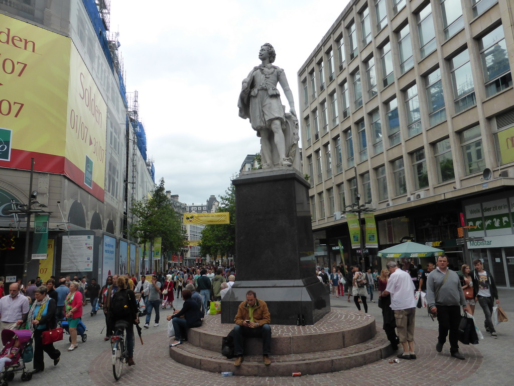 Statue of Antoon van Dyck at the east end of the Meir street