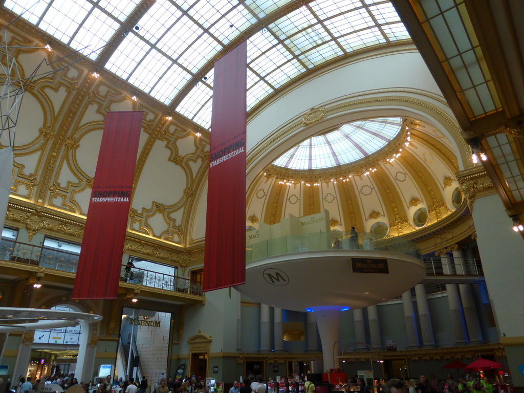 West side of the main hall of the Stadsfeestzaal shopping center