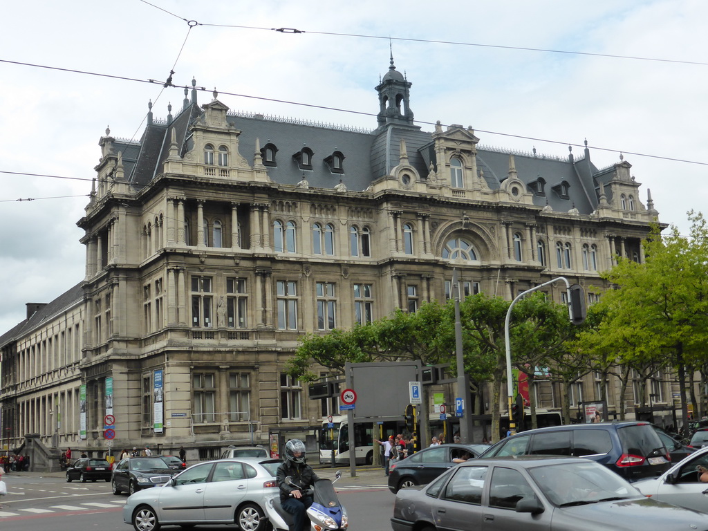 Front of the Koninklijk Atheneum building at the Franklin Rooseveltplaats square