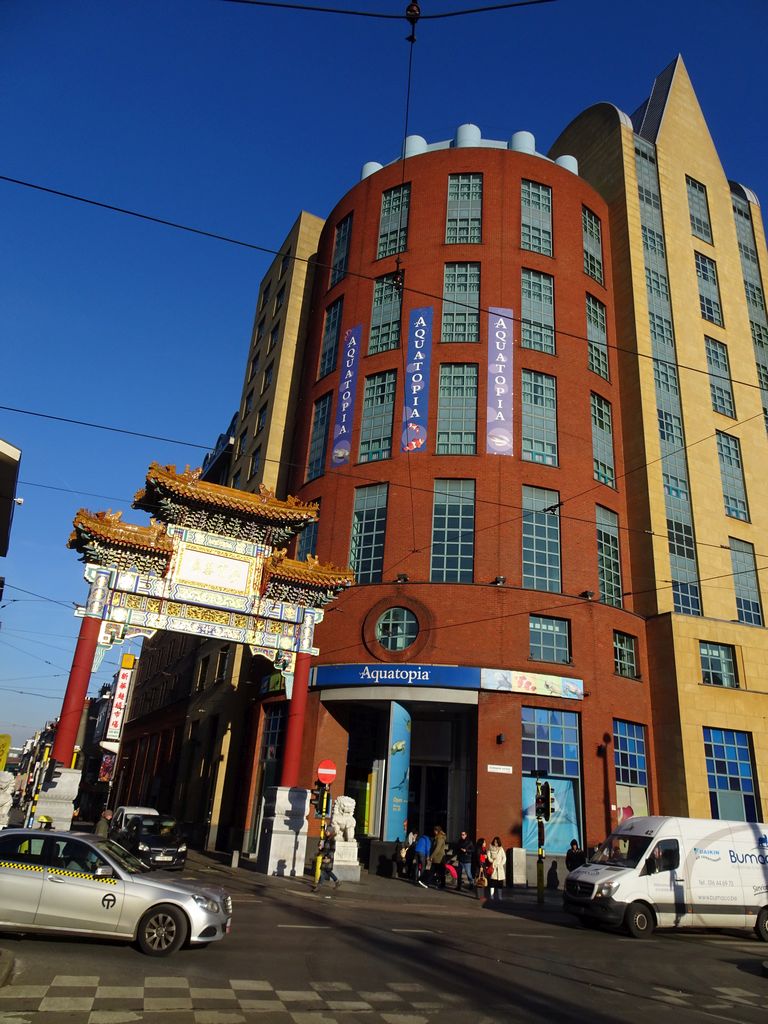 Chinatown Gate and the front of the Aquatopia aquarium at the Koningin Astridplein square