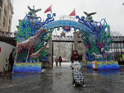 Miaomiao and Max in front of the China Light statues at the entrance to the Antwerp Zoo at the Koningin Astridplein square