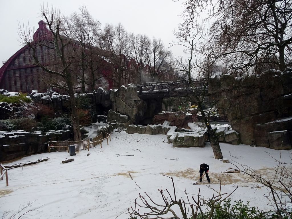 The Antwerp Zoo and the southeast side of the Antwerpen-Centraal railway station