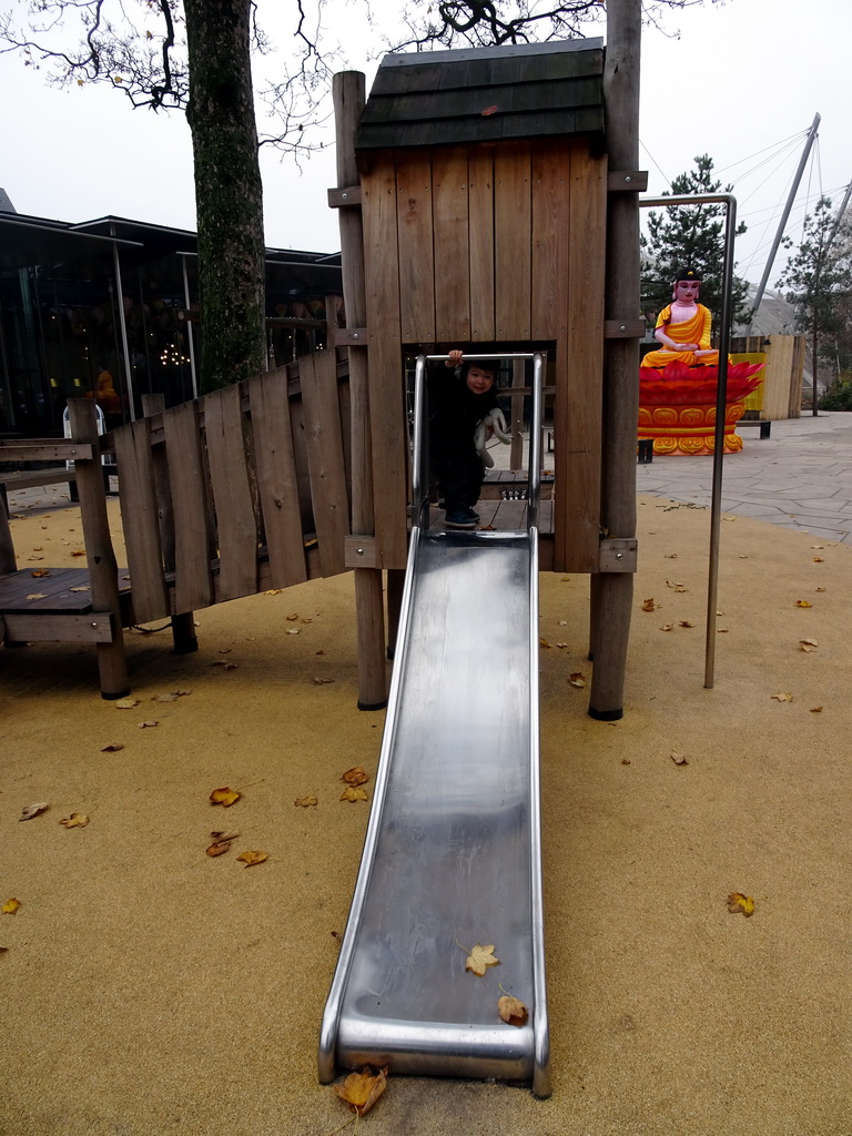 Max on the slide at the playground in front of the Savanne Restaurant at the Antwerp Zoo