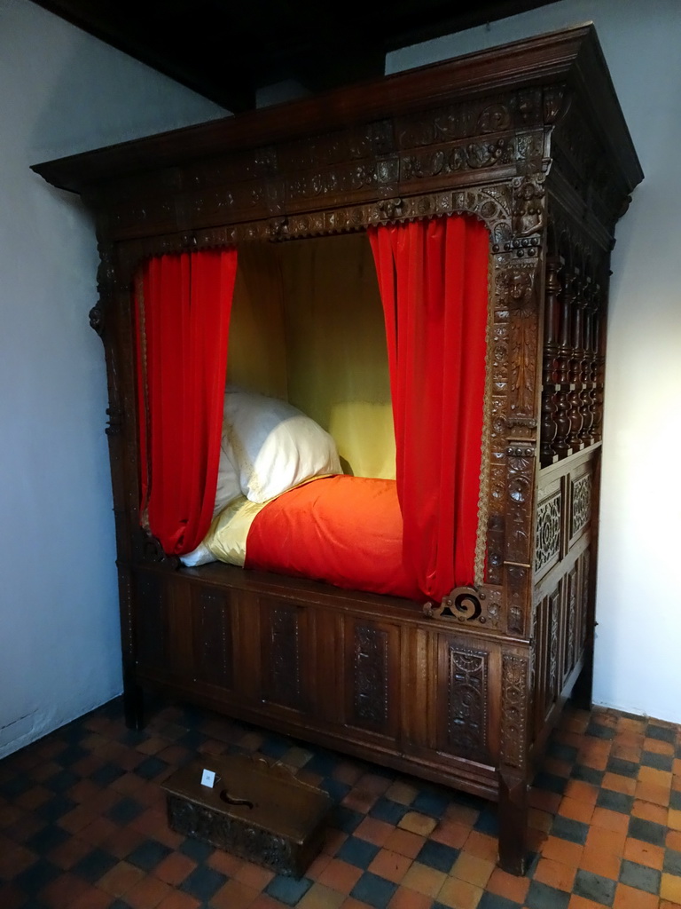 Canopy bed at the First Floor of the Rubens House