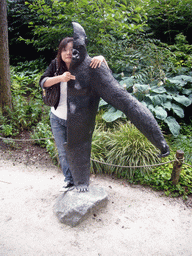 Miaomiao with a gorilla statue in the Apenheul zoo