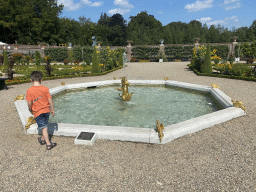 Max at a fountain at the southwest side of the Palace Garden of Het Loo Palace