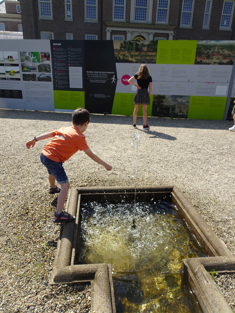 Max with a fountain at the center of the Palace Garden