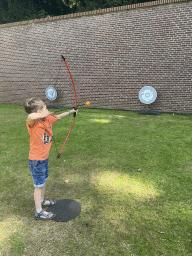 Max shooting an arrow at the northeast side of the Palace Garden of Het Loo Palace, during the Princes and Princesses Day