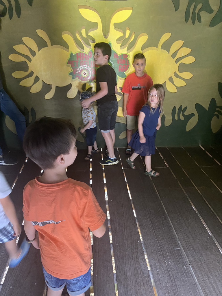 Max at the upper floor of the Huis van NAAAP playground at the Apenheul zoo