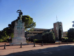 Monument to the victims of World War I and II, at the Boulevard des Lices