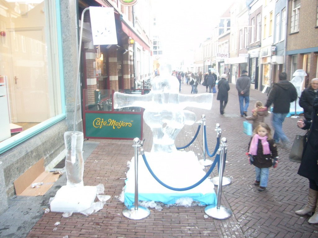 Ice carving in the city center