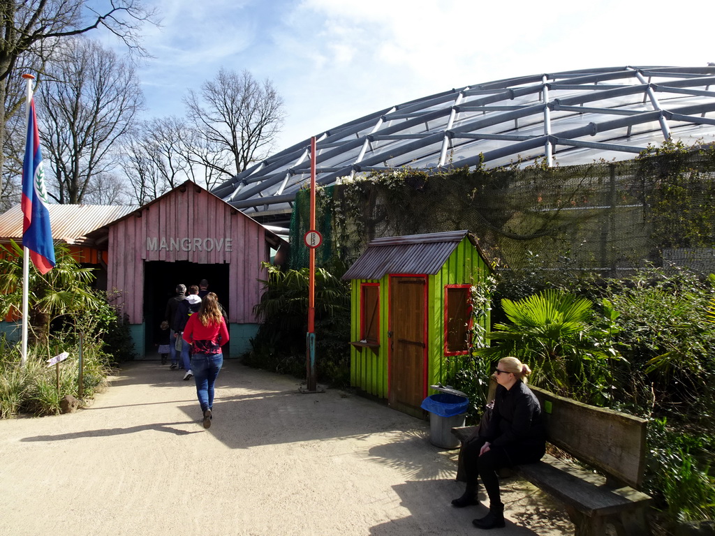 Front of the Mangrove Hall of Burgers` Zoo