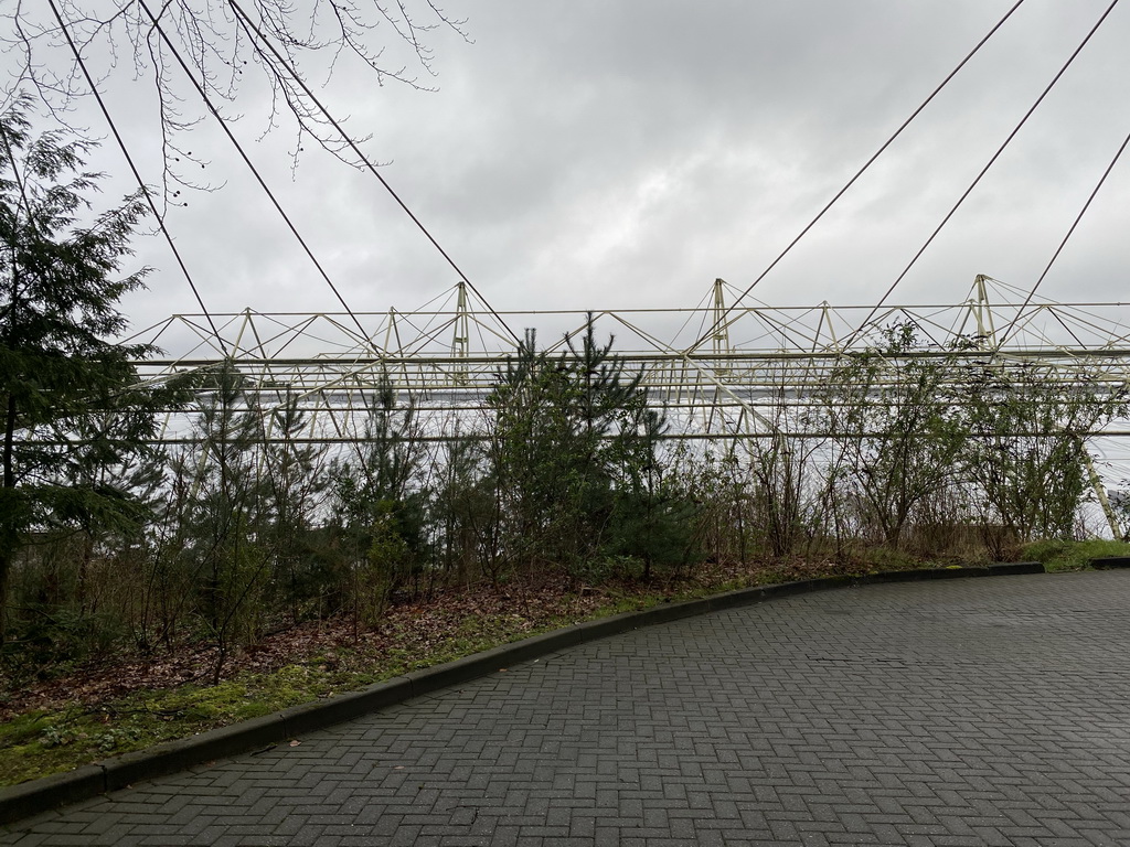 The roof of the Bush Hall of Burgers` Zoo