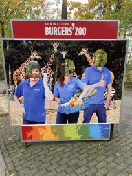 Max with a cardboard near the entrance to the Bush Hall of Burgers` Zoo